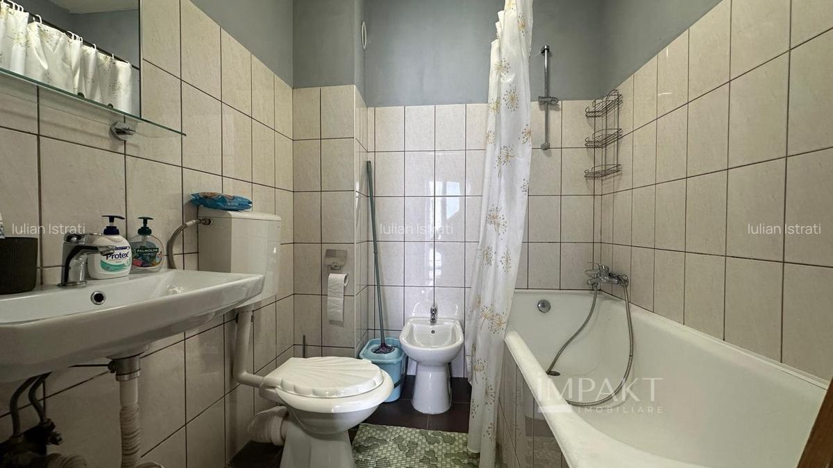 Imobil cu 5 apartamente separate, ideal pentru investitie - zona UMF! - 11