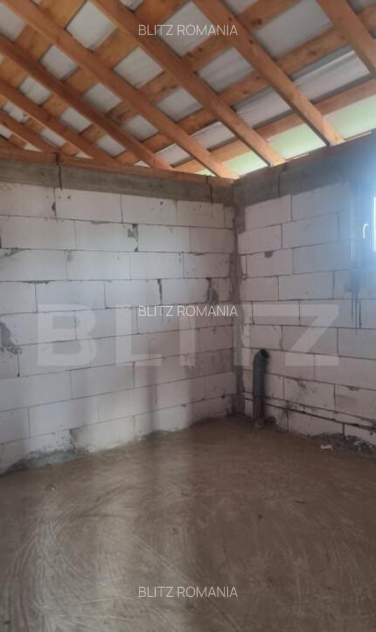 CASA LA ROSU CU TEREN - 15