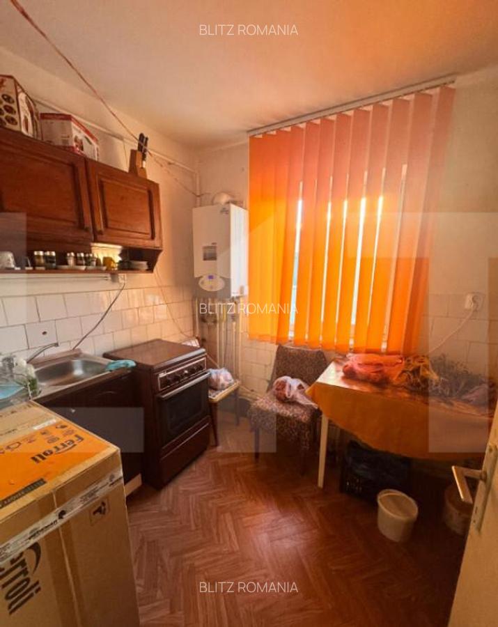 Apartament ultra-central, perfect pentru reamenajare dupa p - 2