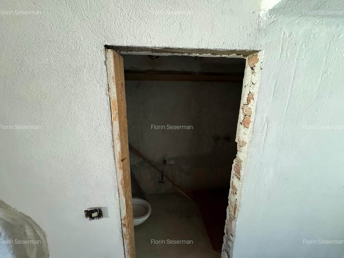 Casă cu 6 camere în Codlea - 24