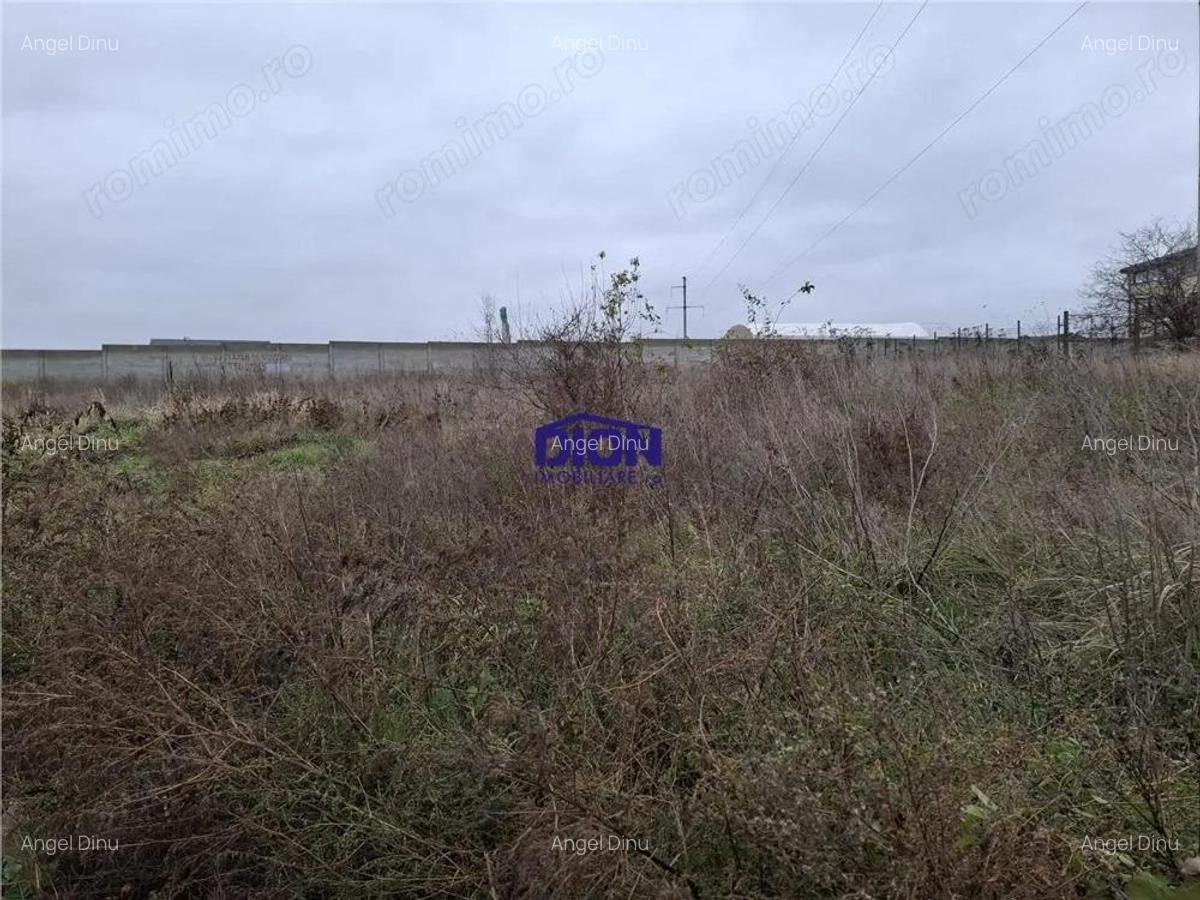 Teren intravilan langa padure - 1