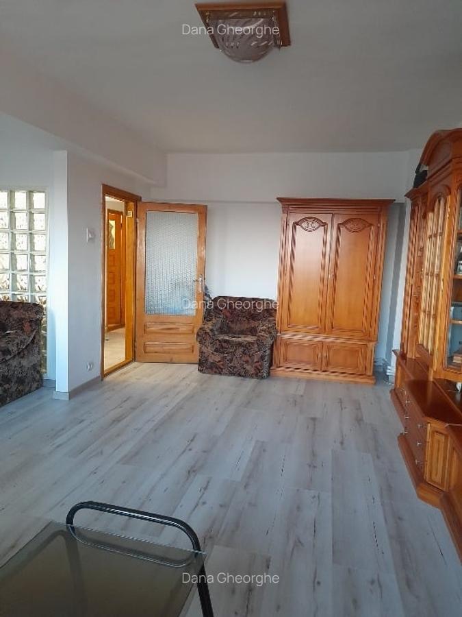 Vând apartament 4 camere  McDonald's, bilateral, proaspat renovat, centrala nouă - 1