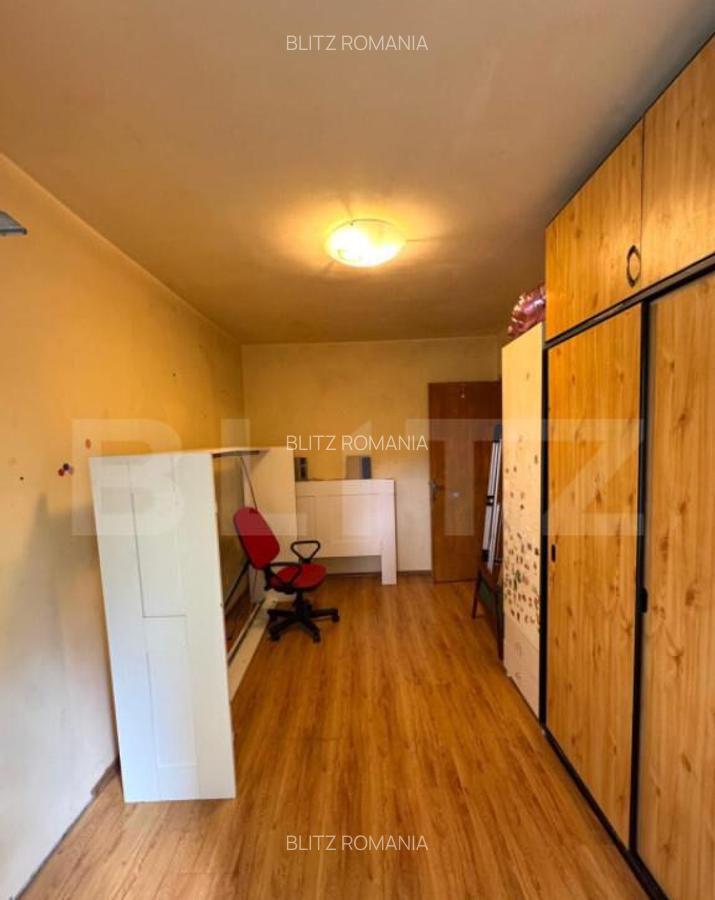 Apartament de vanzare, 3 camere, 67 mp, etaj intermediar, zo - 4