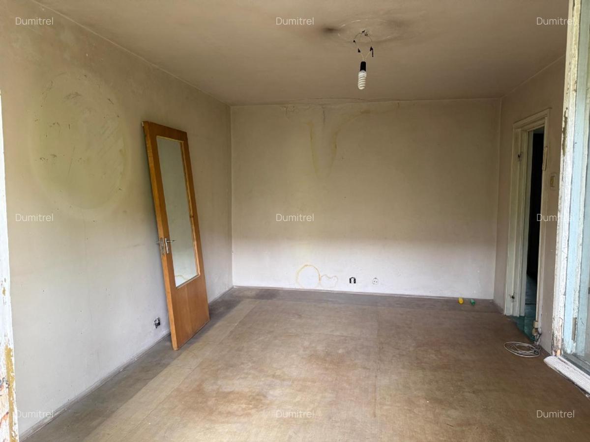 Vand apartament 4 camere, decomandat, etaj 1 - Rahova, Sos.Salaj - 8