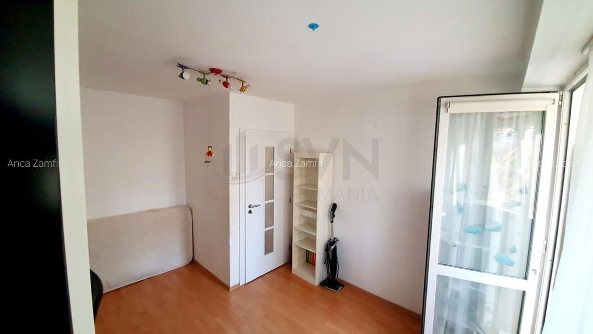 Apartament cu 3 camere semidecomandat în Teiul Doamnei - 11