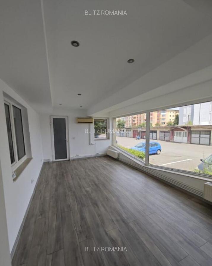 Apartament spa?ios,de vanzare, 3 camere, 98 mp, zona Petru - 10