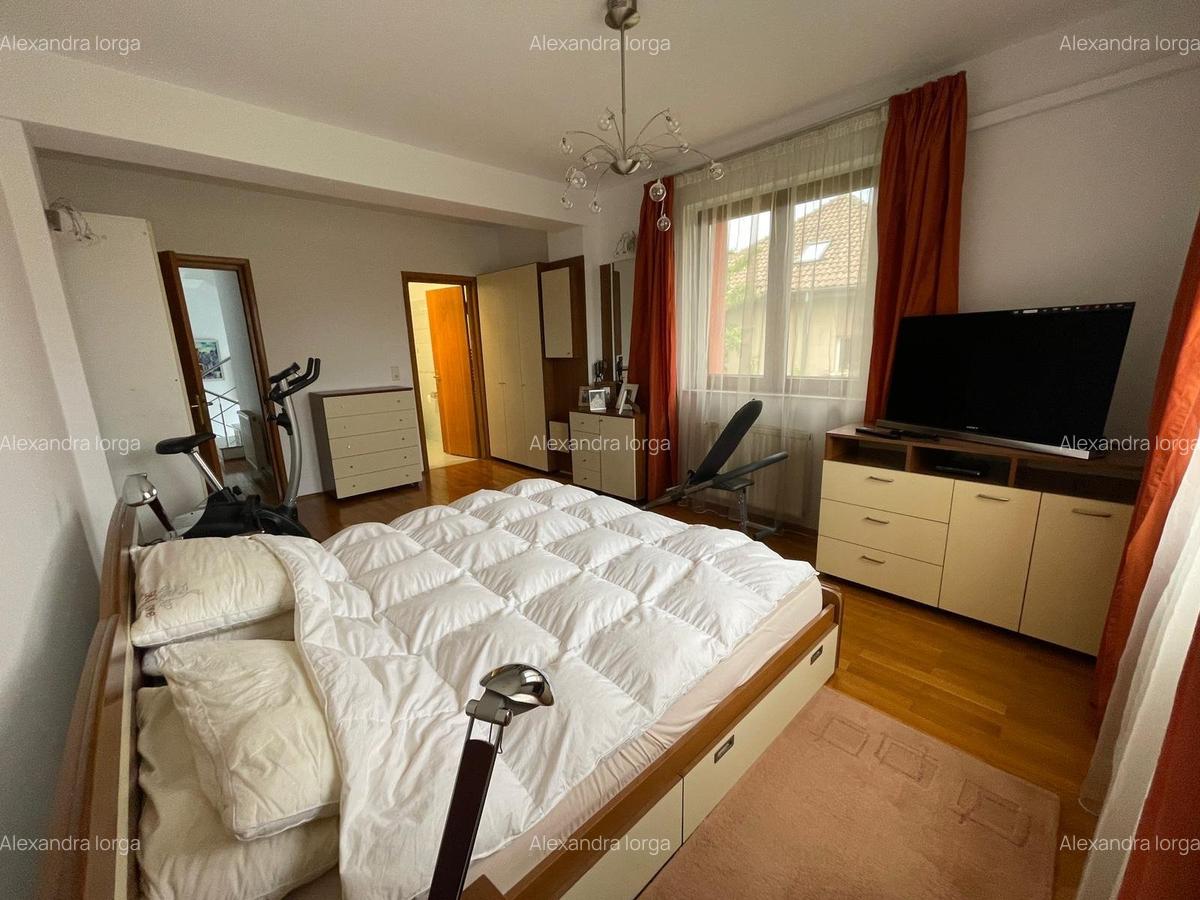 APARTAMENT IN VILĂ 5 CAMERE,4 BĂI,3 TERASE,2 LOCURI DE PARCARE,CURTE - 11