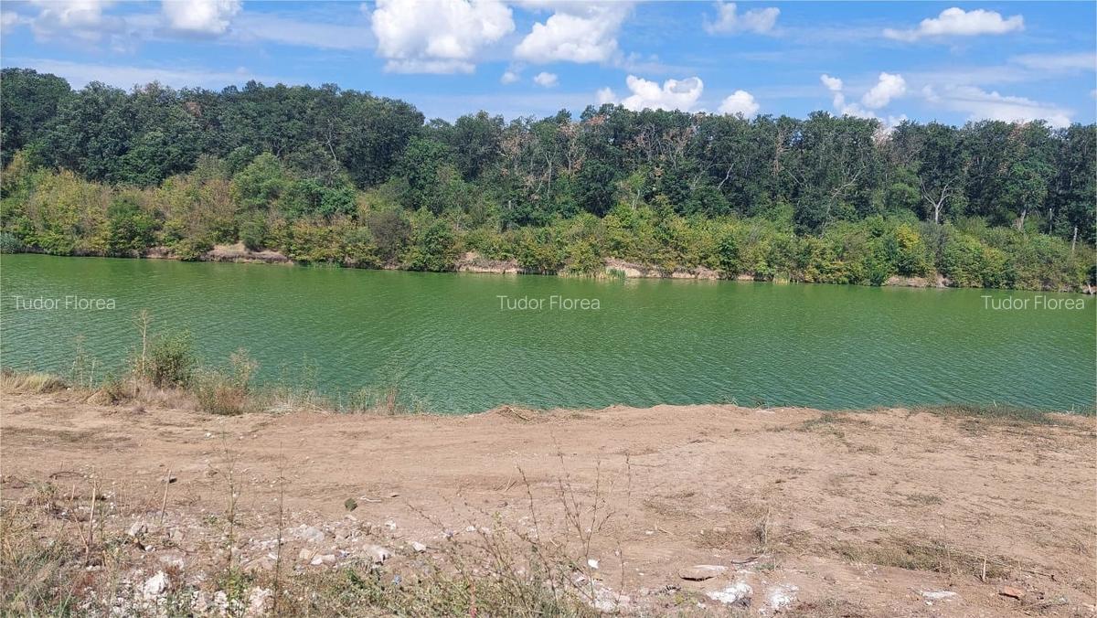 De vanzare teren cu deschidere la lac - 1