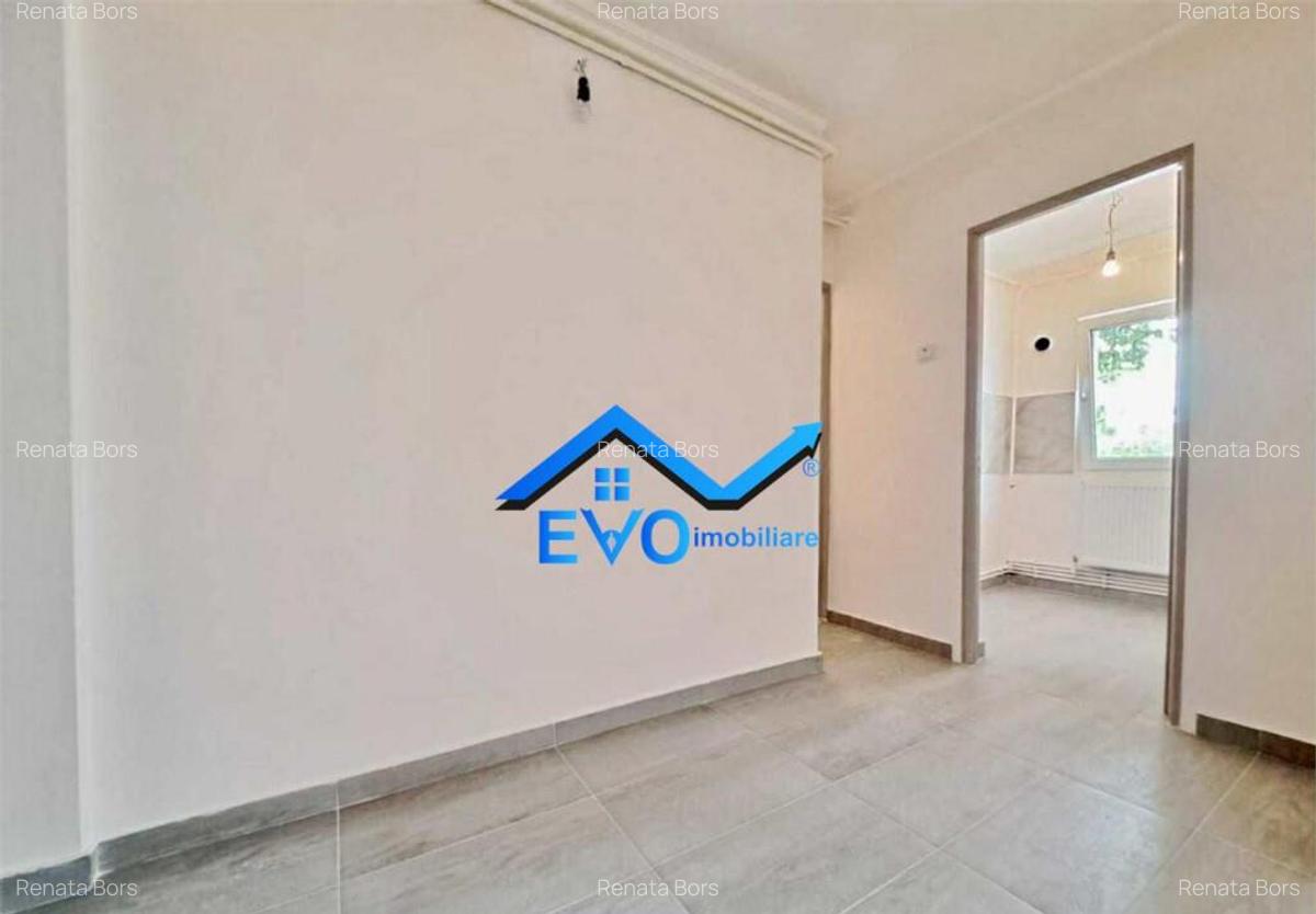 Apartament o camera, de , decomandat, cu boxa, renovat, Frum - 3