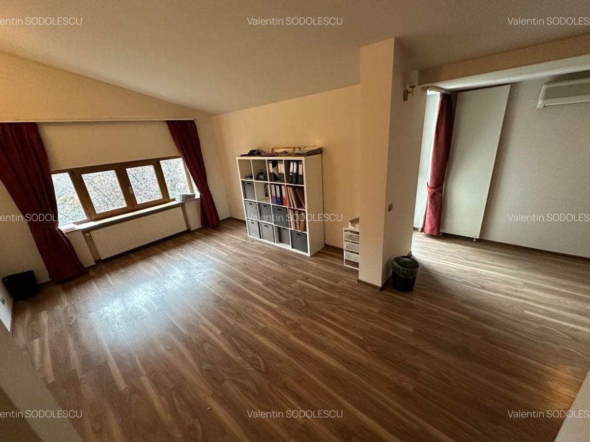 Casă / Vilă cu 6 camere în zona  Calea Aradului - 41