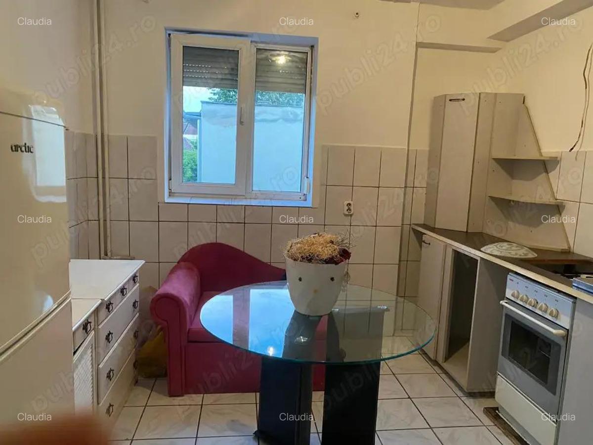 Dau in chirie apartament 3 camere mobilat, in Parcul Petofi - 1