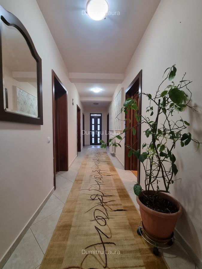 Casă cu 5 camere în Bucium - 10