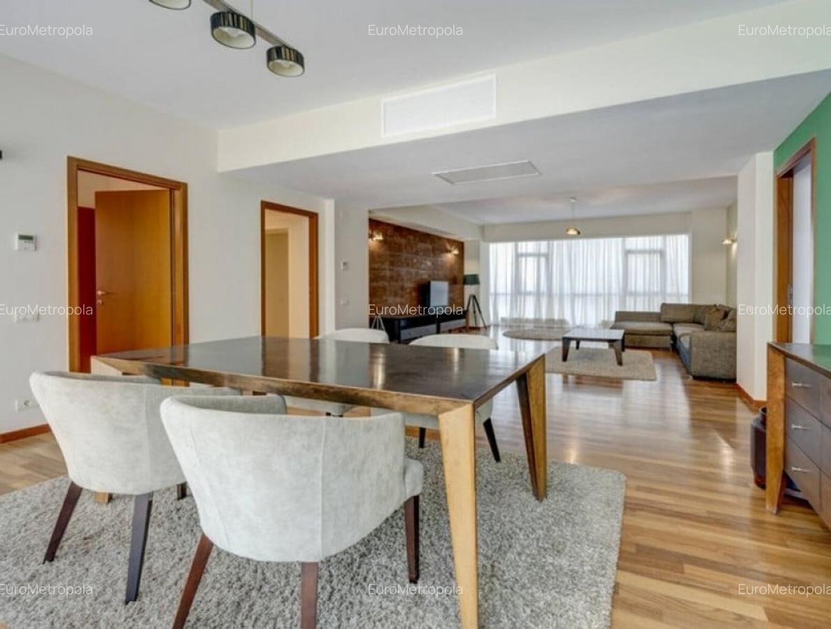 Apartament cu 4 camere decomandat în Herăstrău - 1