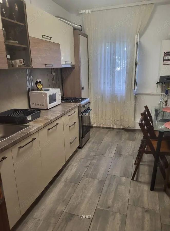 Vand apartament 3camere et 2 zona Casa de Pensii,str Bucegi - 1