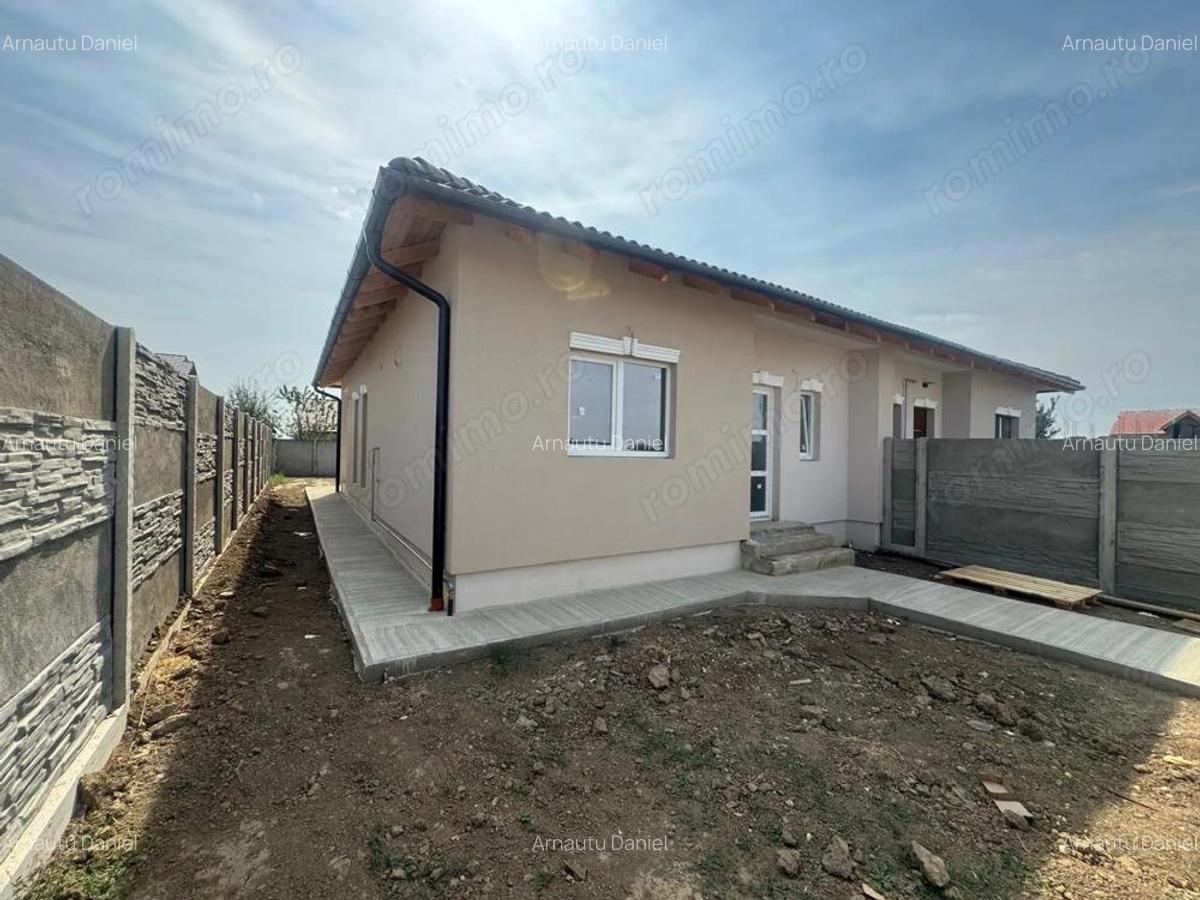 Duplex pe parter in Albina Despartit prin baie 97.500 Euro - 2