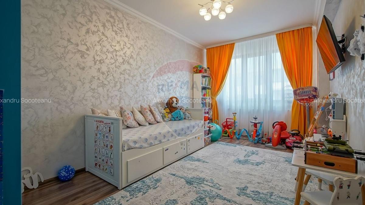 Apartament cu 4 camere decomandat, mobilat în Tractorul - 19