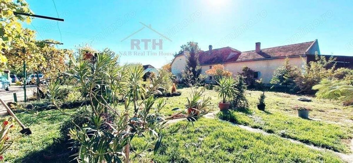 Oferim spre vanzare, casa cu 5 camere, 190 mp utili, la 25 de minute de Timisoara - 4