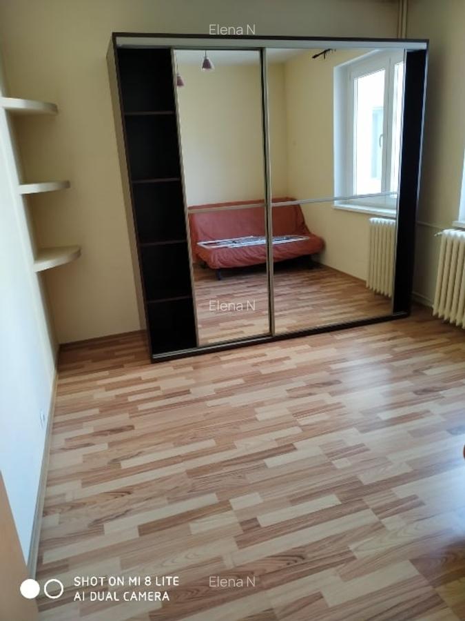 Apartament cu 3 camere decomandat în Crângași - 9