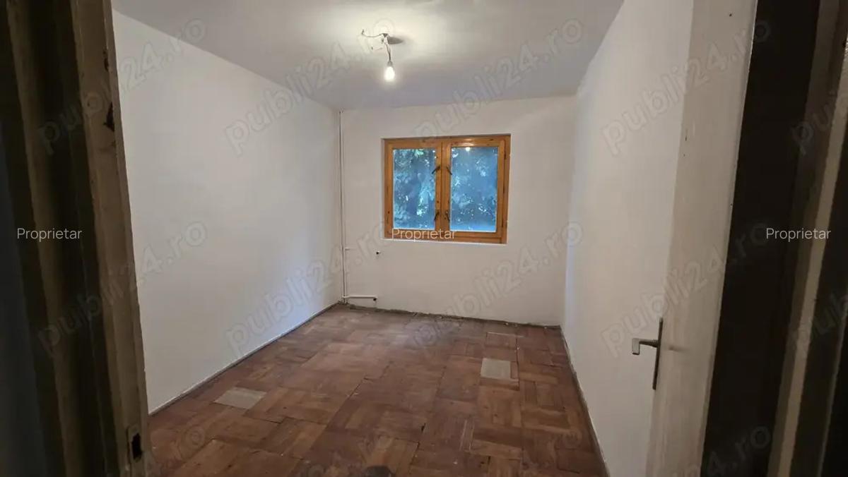 Vand apartament 3 camere VLAICU ARAD - 2