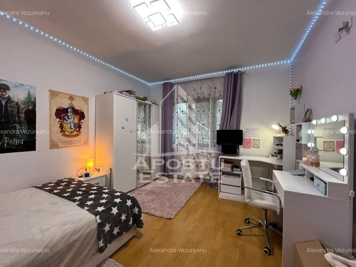 Casa individuala, 6 camere, 3 bai, garaj,acces auto, teren de 411 - 9