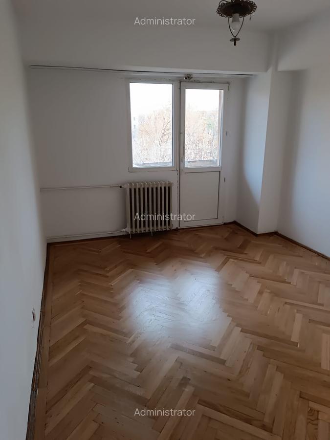 Apartament cu 4 camere decomandat în Drumul Taberei - 5
