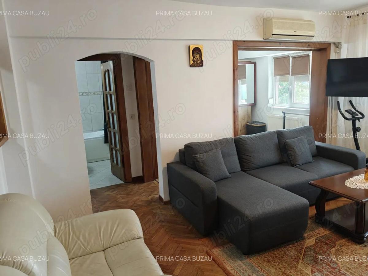 Apartament cu 3 camere zona ultracentrala Bazar confort 1 Etaj 3 S=88mp Pret: 92.000 euro - 14