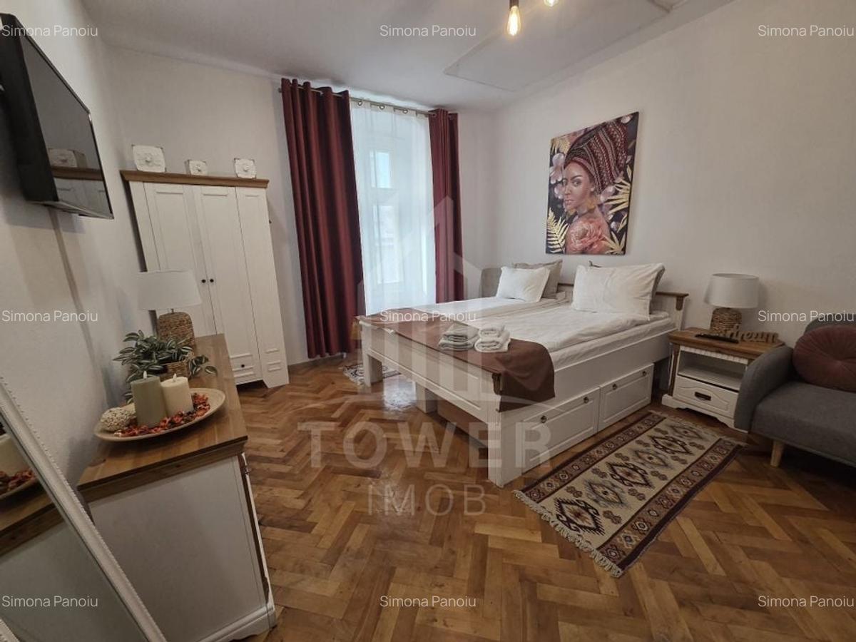 Garsonieră exclusivistă în Piața Mare cu vedere directă la Bradul de Crăciun - 1