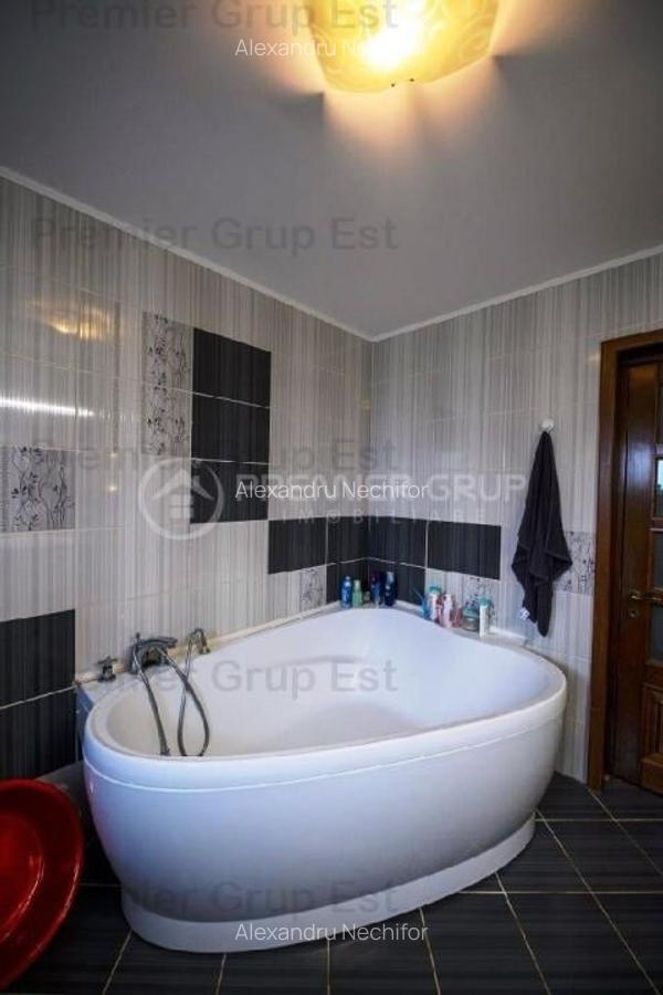 Casă cu 5 camere în Central - 11