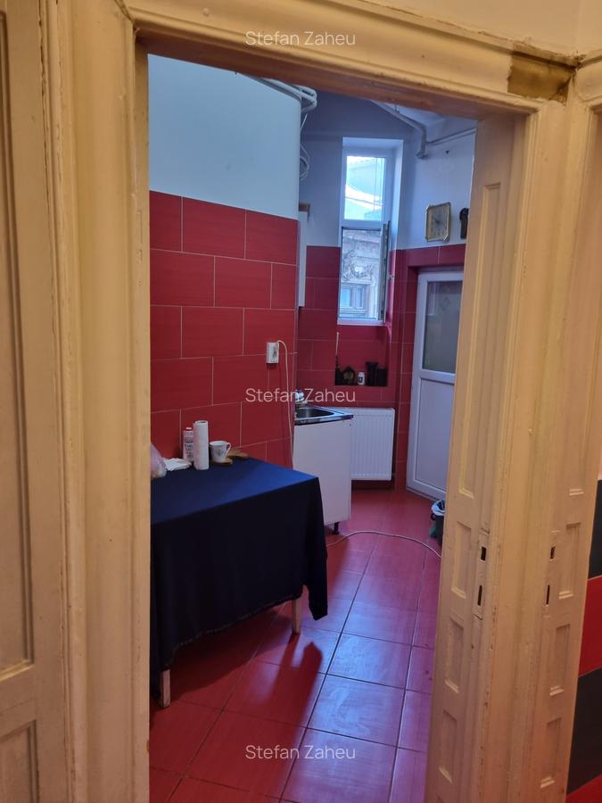 Ultracentral – apartament 3 camere,într-o vilă interbelică deosebită - 2