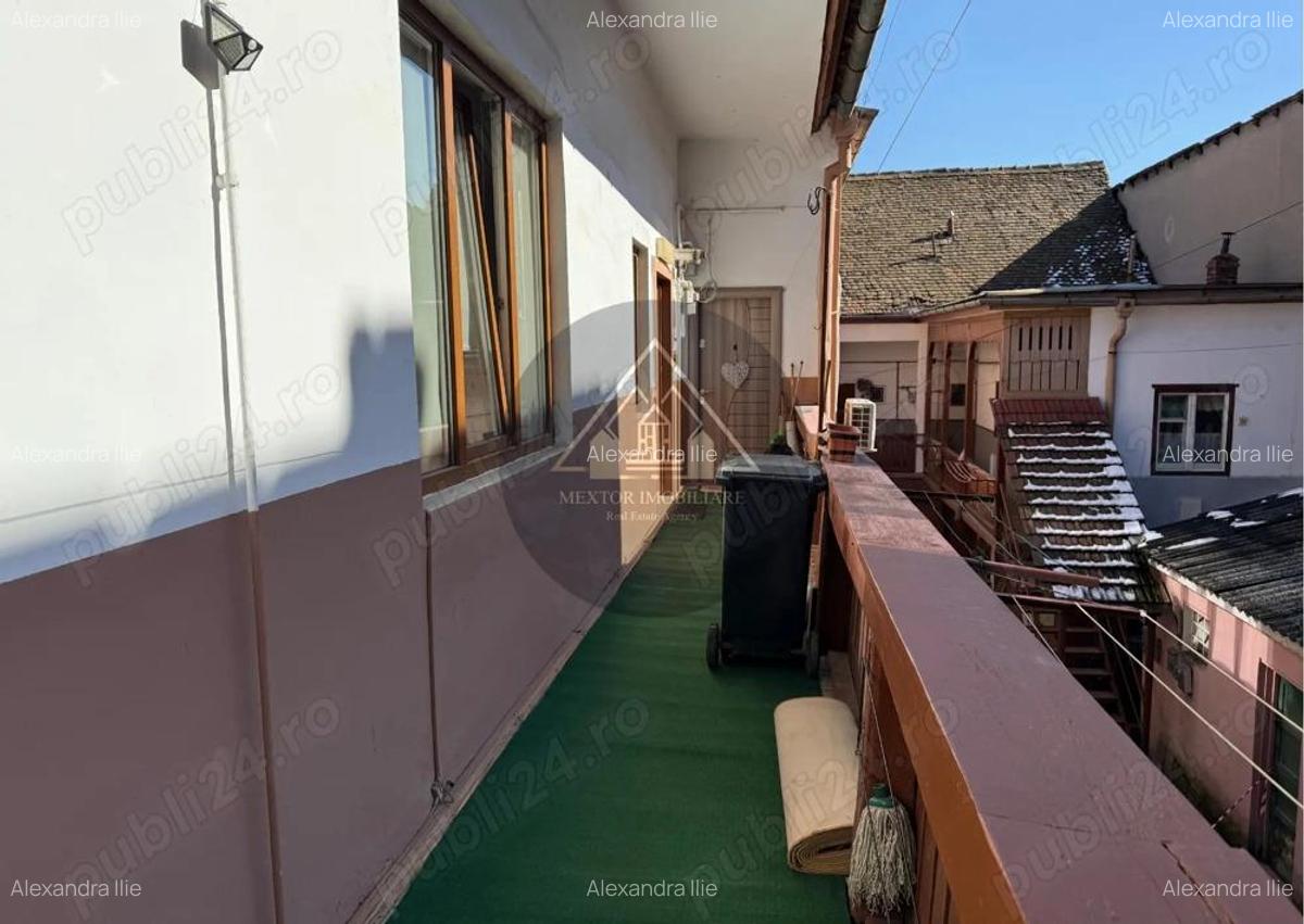 Apartament 3 camere, Centru - 2
