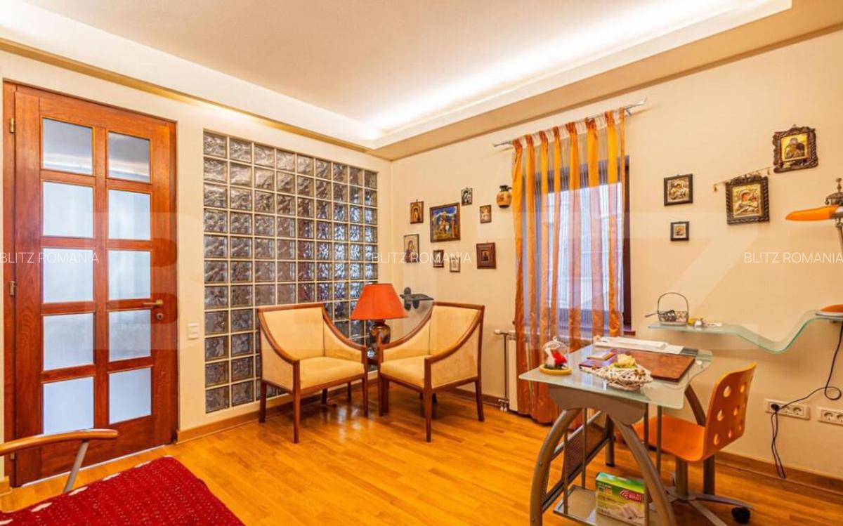 Apartament cu 3 camere ?i 3 bai in vila, zona Schei - 2