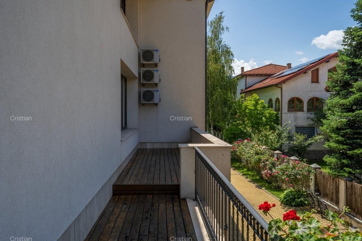 Vila exclusivista in Baneasa – teren 3.718 mp, suprafata desfasurata 1.750 mp - 71