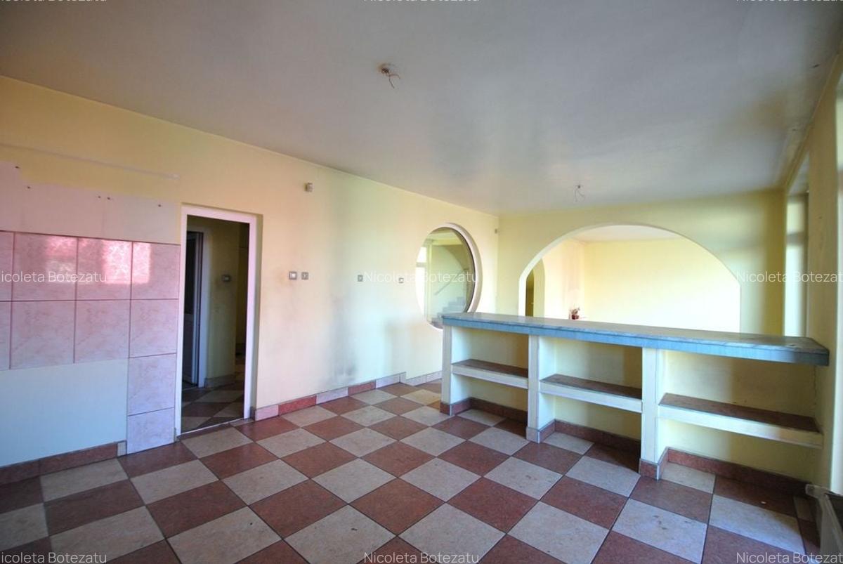 Casa cu o arhitectura deosebita si teren generos in zona Mehala - 7