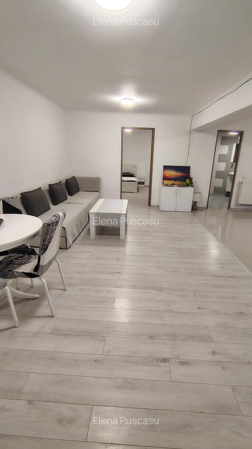 Zona Stadion - casa cu 3 camere și 2 bai - 1