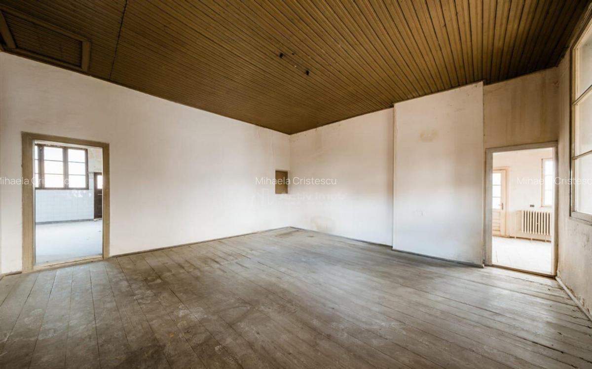 DE VANZARE - CONAC la Breaza, 9 camere, 1.873 mp teren - 11