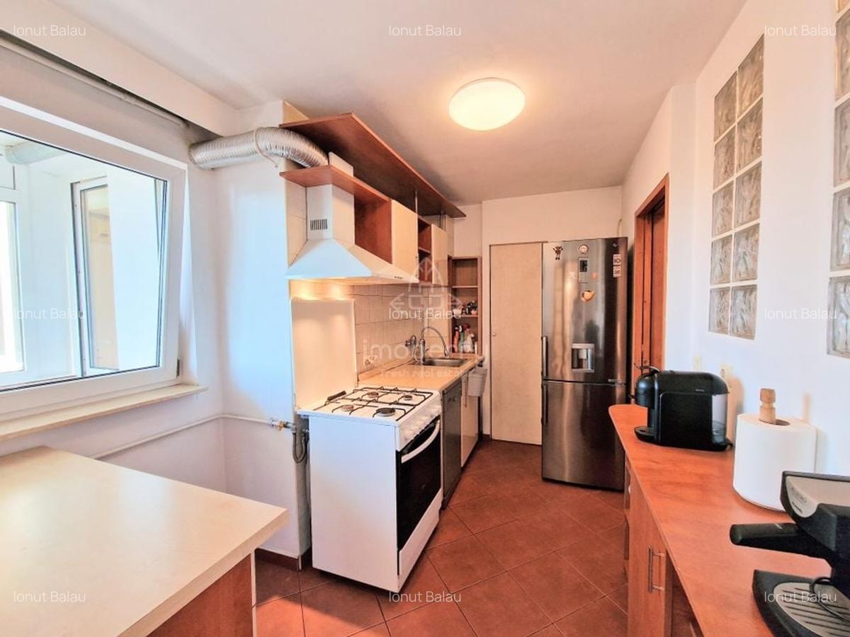 3 camere (transformat din 4 cam.) | 80 mp utili + 10mp balcon | Metrou | - 6