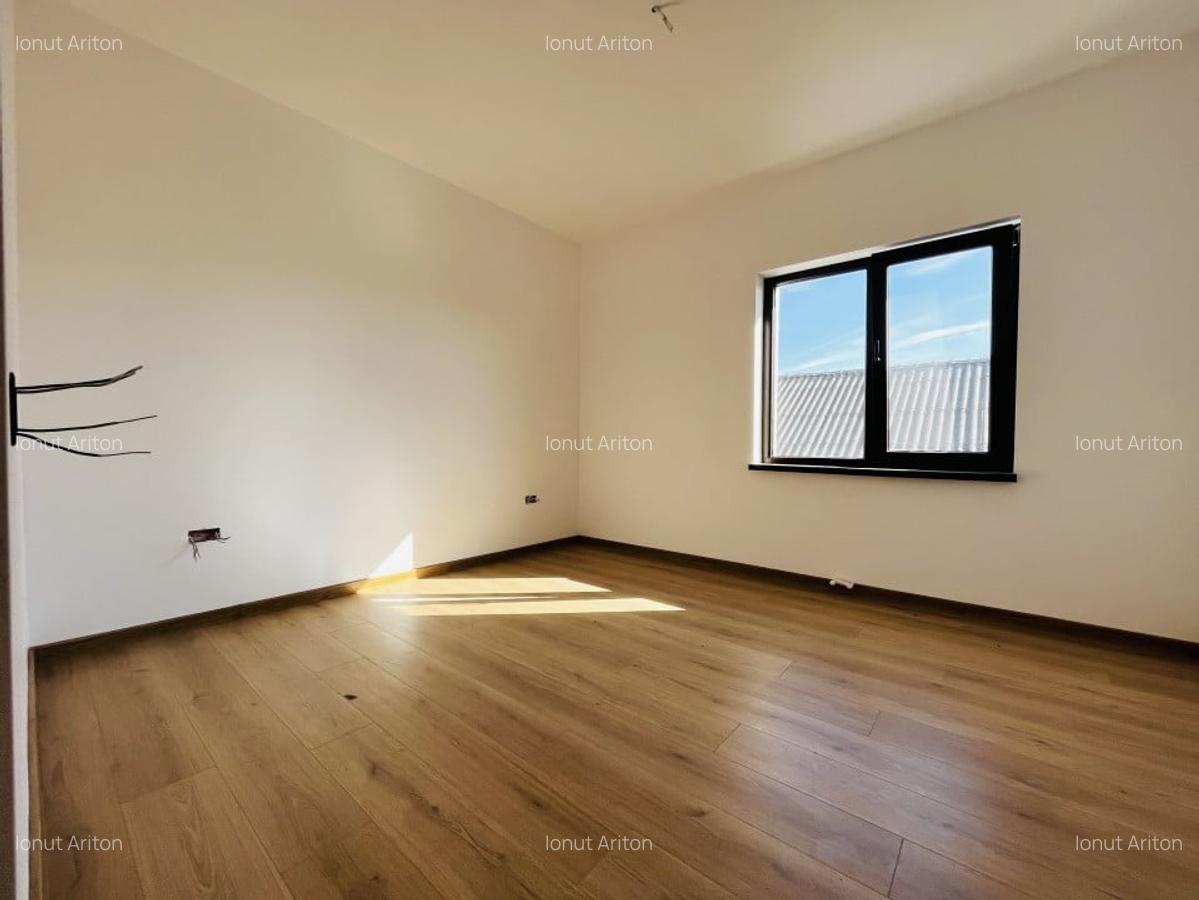 Casă cu 4 camere în Lumina - 3