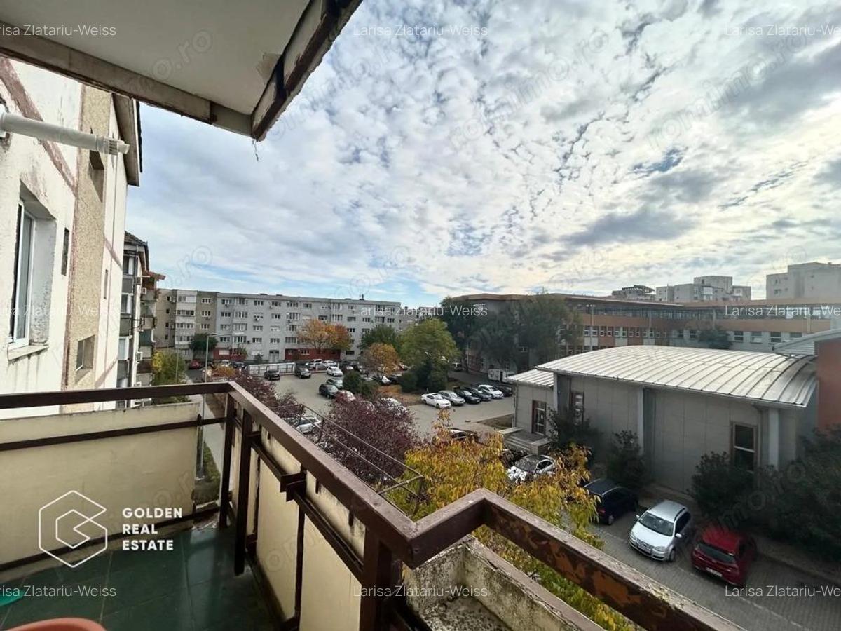 Apartament cu 3 camere, etaj 3, zona 300 Micalaca - 13 Apartament cu 3 camere, etaj 3, zona 300 Micalaca - 13