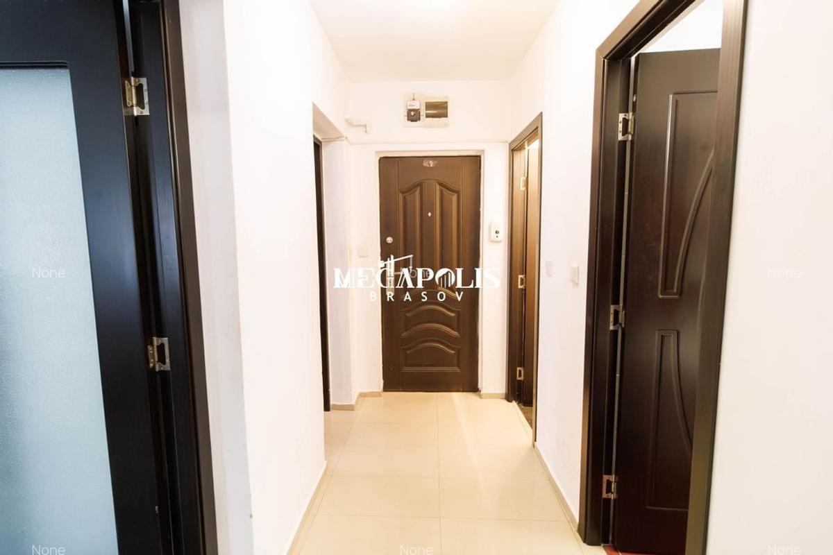 Vând apartament 2 camere Decomandat  Tractorul - 5