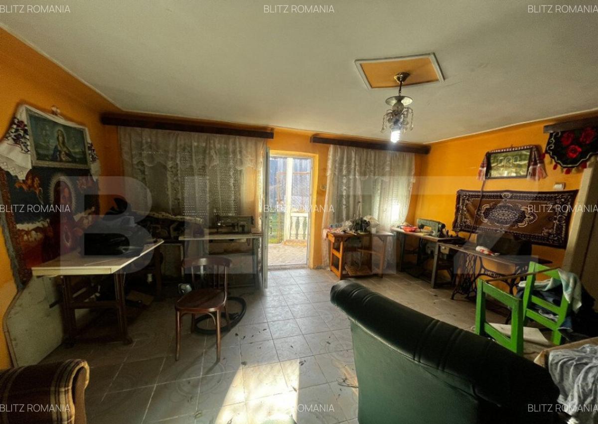 Casa individuala de vanzare, 110 mp + 2700 mp teren, la 11 - 6