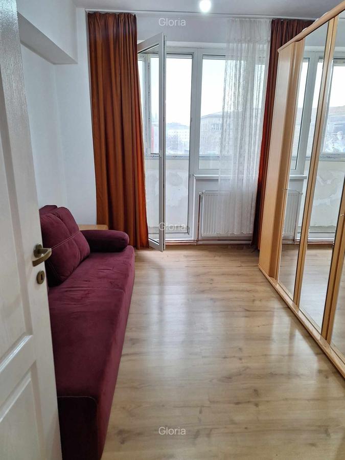 Apartament cu 3 camere decomandat, mobilat în P-ța Unirii - 22
