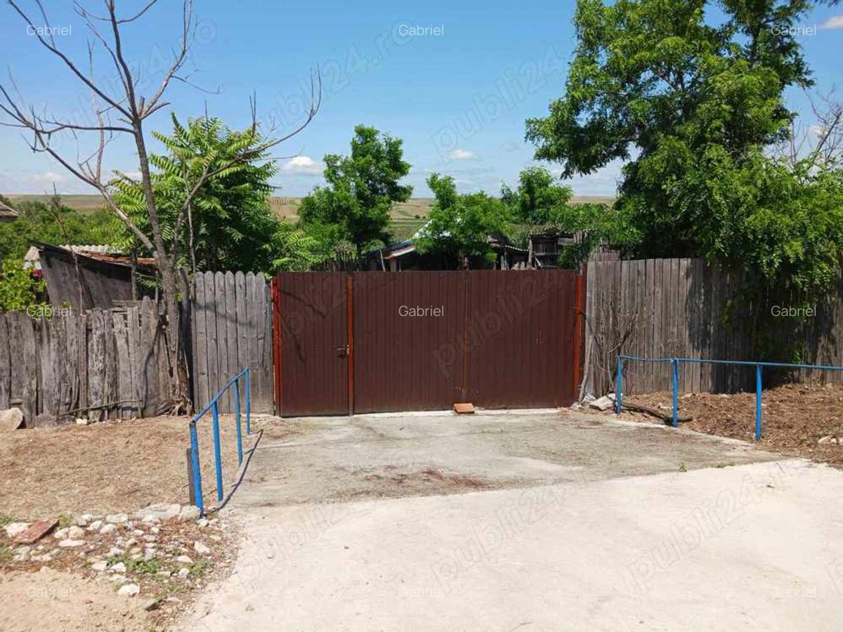 Casa batraneasca de vanzare - 4