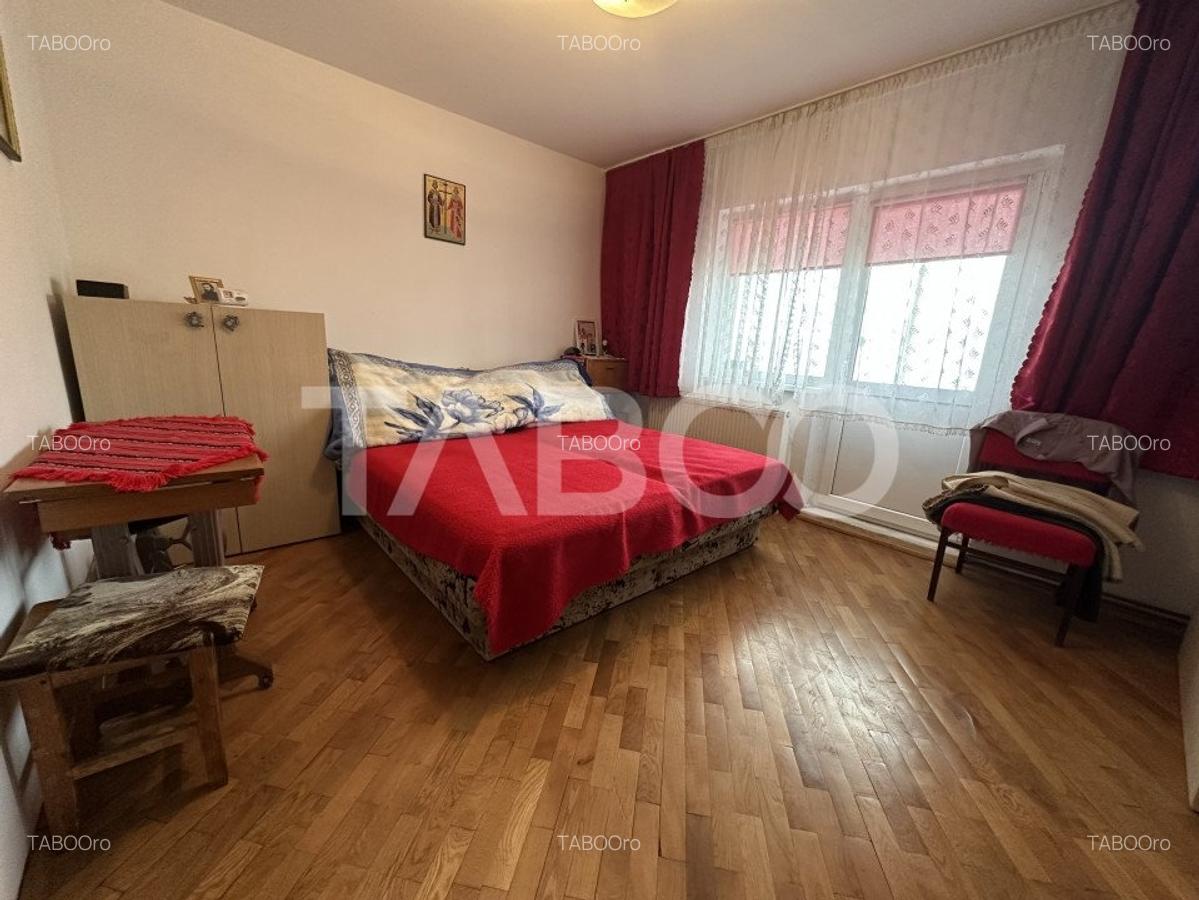 Apartament cu 3 camere decomandat, mobilat în Central - 2