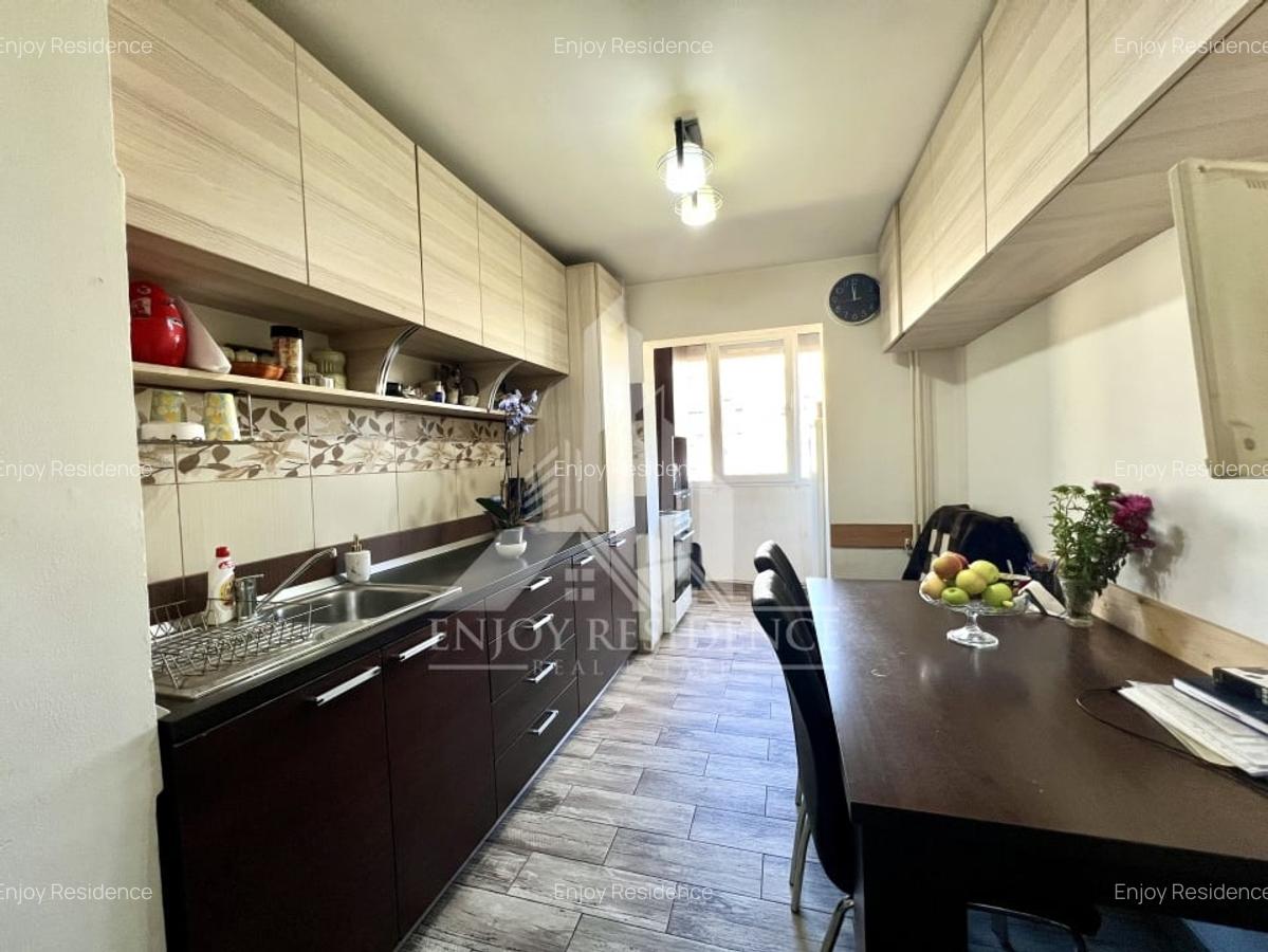 3 Camere Crangasi, 1986 REABILITAT, et. 6/8, mobilat/utilat - 2
