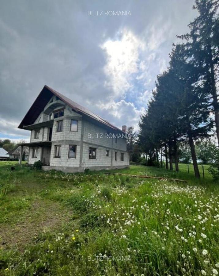 Casa la rosu, teren 1675mp, Fratautii Vechi - 2