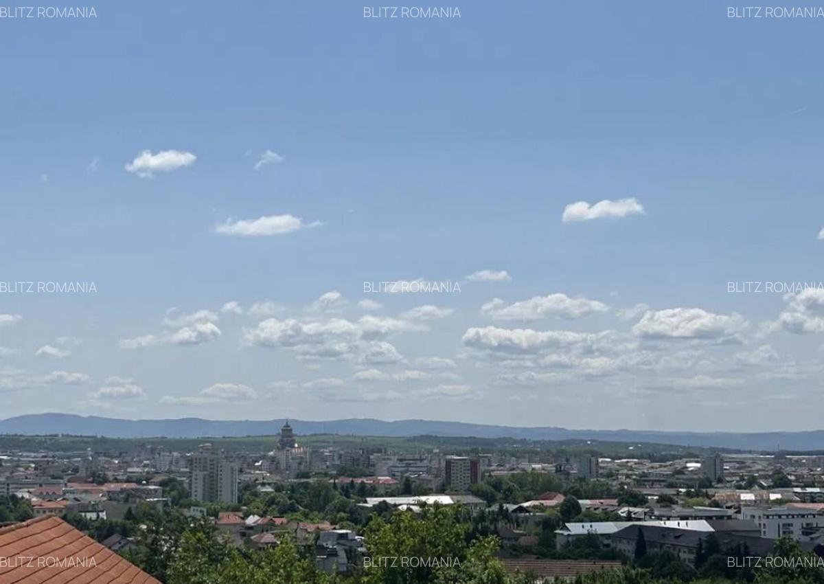 Parcela de 3,72 ari zona reziden?iala pe deal, utili - 2