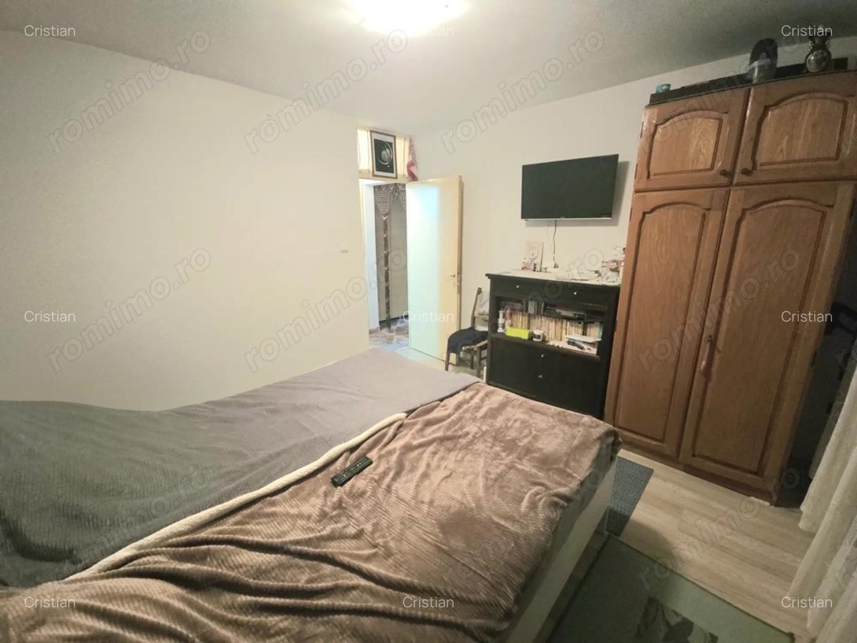 Proprietar vand apartament 2 camere decomandat zona CETATE STADION - 5