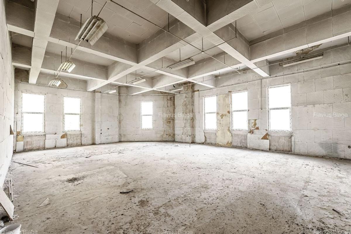 Clădire ultracentrală de vânzare Bulevardul Decebal Comision 0 - 3