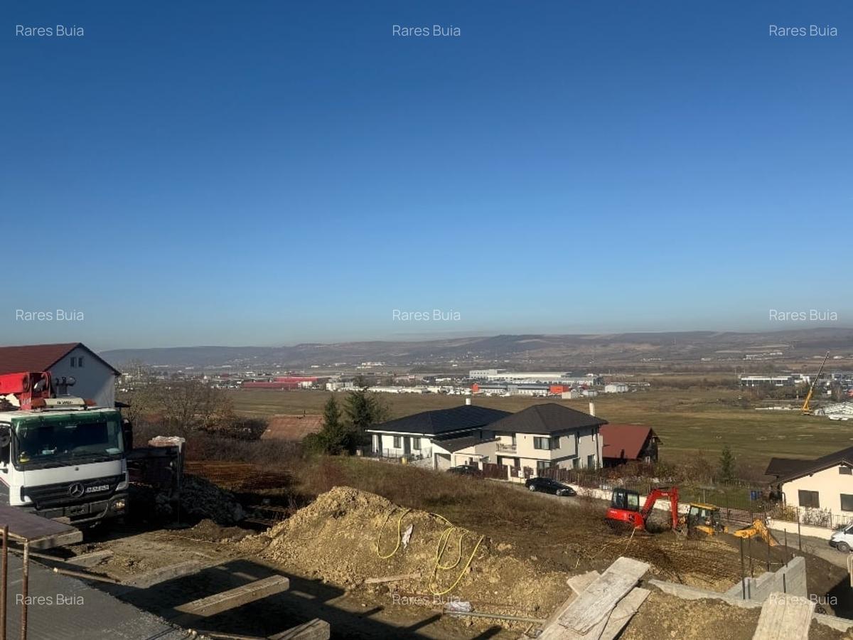 Casa de vânzare Dezmir - zona Planoarelor - 2