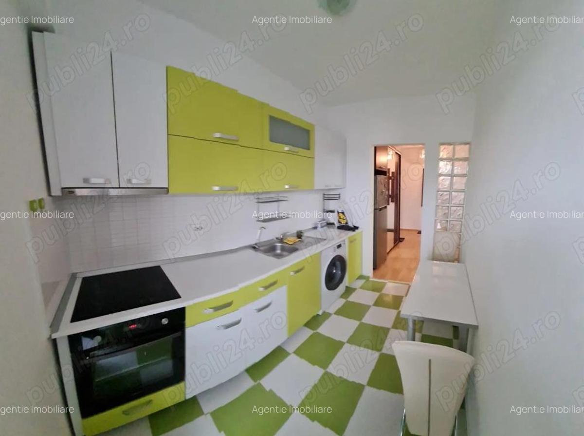 Garsoniera,parcare, Quadra 2, metrou Lujerului sau Petrache Poenaru,Politehnicii, str Fabricii, 26 - 1